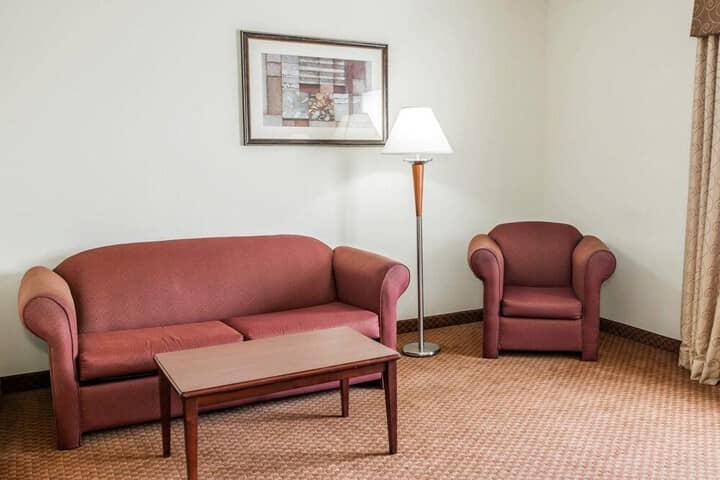 Room 17 of 33